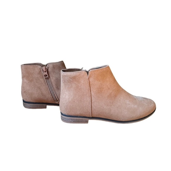 Cat & Jack Ankle boots size 4 camel color - Picture 1 of 5